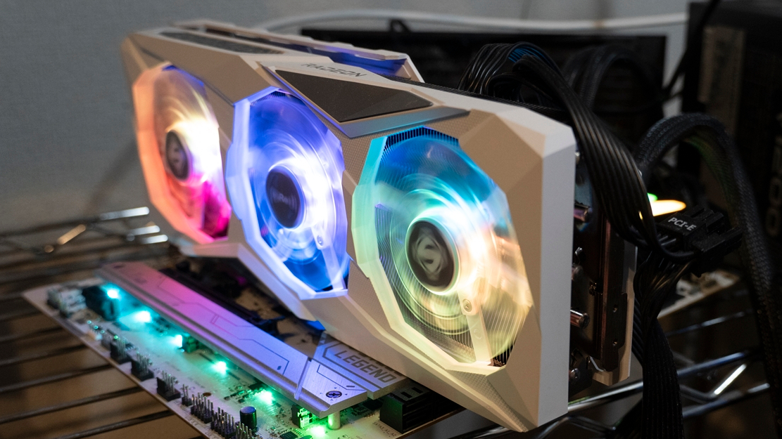 AMDの快進撃AFMFの真価に迫る！ASRockの白いRadeon RX 7700 XTの性能を